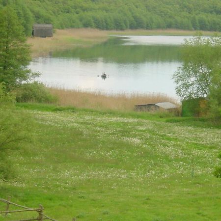 Landhotel Am Peetscher See Миров Экстерьер фото
