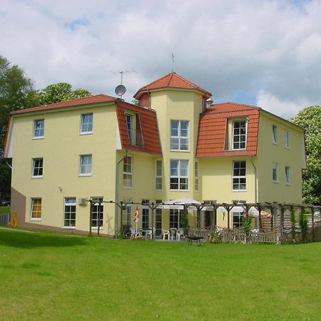 Landhotel Am Peetscher See Миров Экстерьер фото
